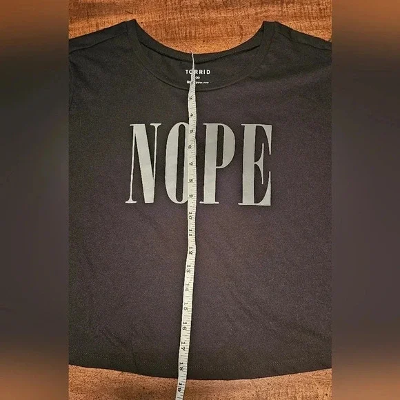 NWOT Torrid Plus Size 00 NOPE BLACK CROP Cropped TEE Shirt - Picture 6 of 8